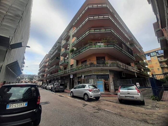 Appartamento quadrilocale in affitto in Via Ludovico Ricciardelli, Centro Storico Corso Trieste, Caserta