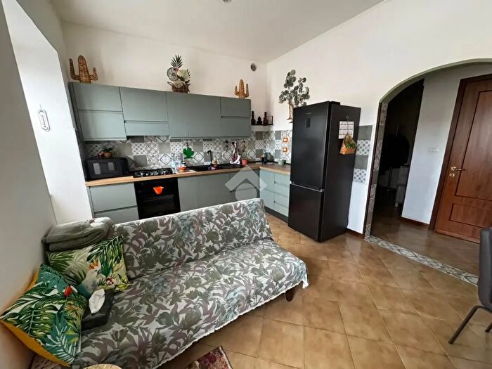 Appartamento con 6 locali in vendita in Piazza Palmetta, Genova