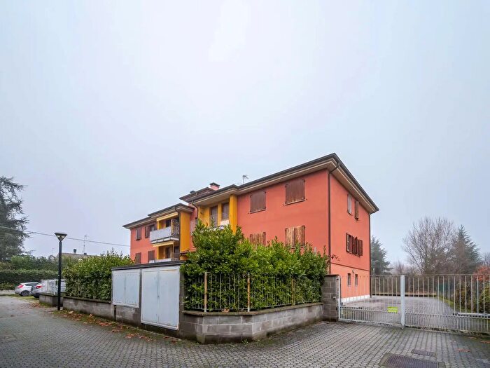 Appartamento trilocale in vendita in Via della Bassa B, Lesignano De Bagni