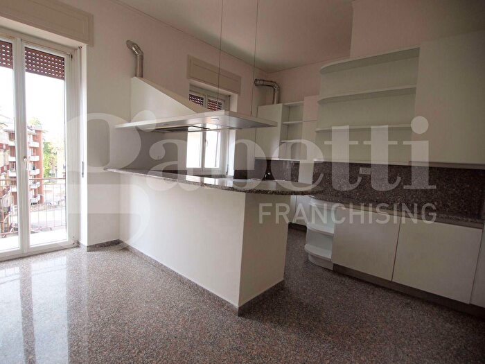 Appartamento in affitto in Lungadige Cangrande, Verona