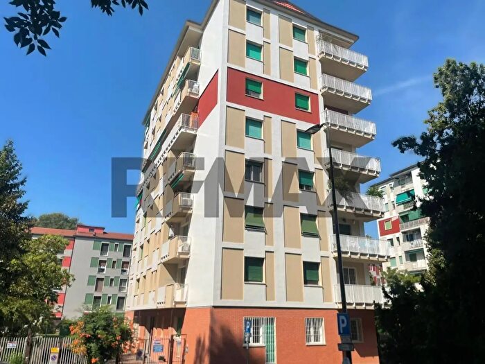 Appartamento trilocale in vendita in Milano