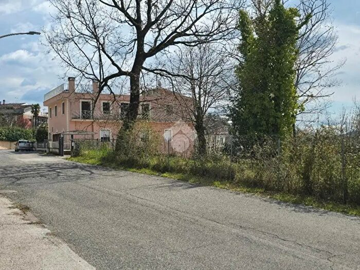 Casa con 7 locali in vendita in Via Prenestina, Fiuggi