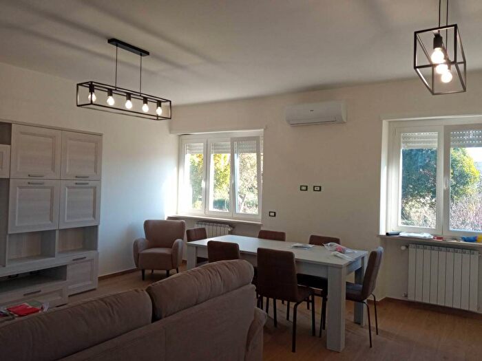 Appartamento con 6 locali in affitto in Centro, Vetralla