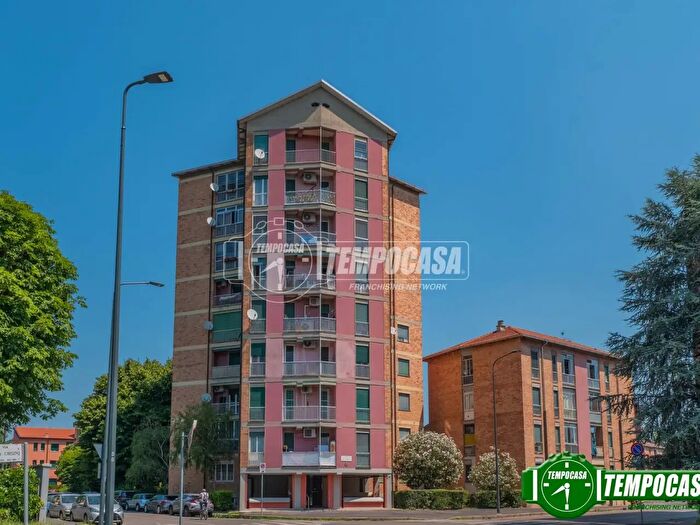 Appartamento trilocale in vendita in Via Val Trompia, Milano