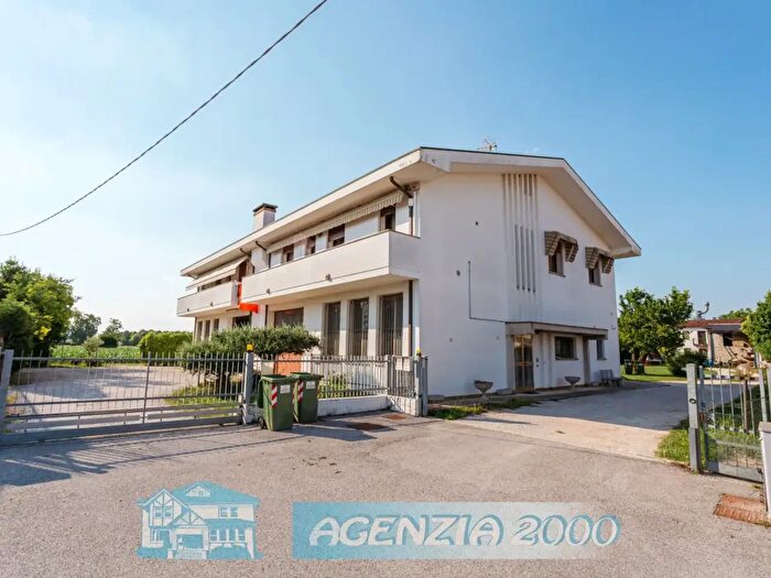Casa con 5 locali in vendita in Via degli Artigiani, Cartura