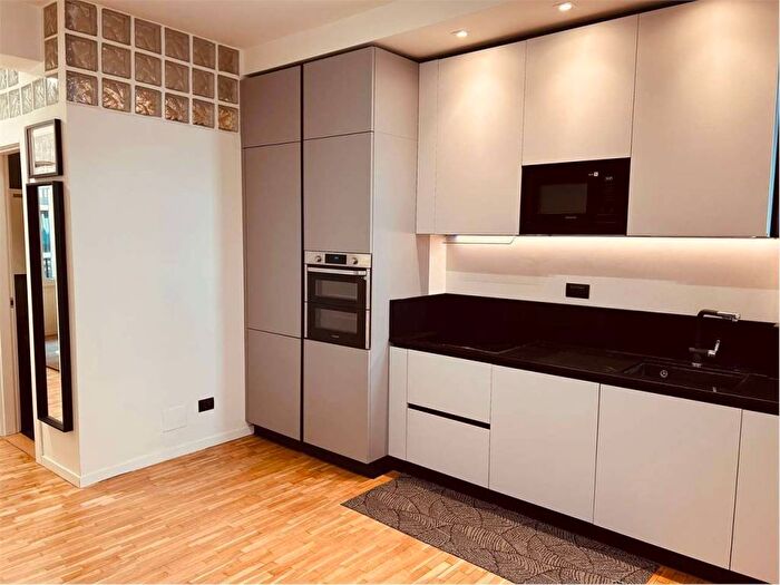 Appartamento bilocale in affitto in Via Ruggero di Lauria, Sempione, Milano