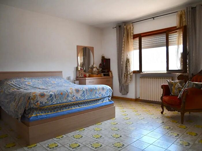 Appartamento con 5 locali in vendita in Formia