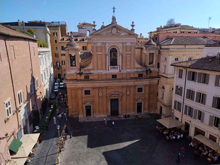 Appartamento bilocale in affitto in piazza Capranica, Pantheon, Roma