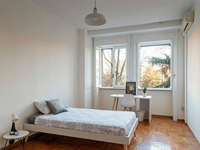 Appartamento con 5 locali in affitto in Viale Carlo Troya, Piazza Napoli, Milano