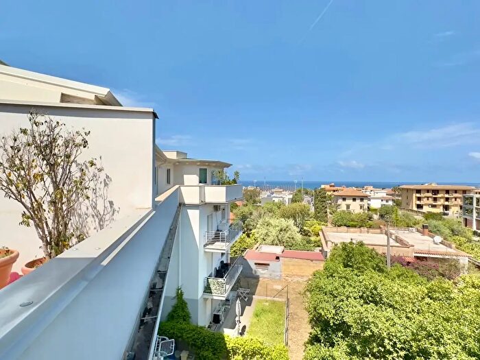 Appartamento con 5 locali in vendita in Via Piersanti Mattarella, Terrasini