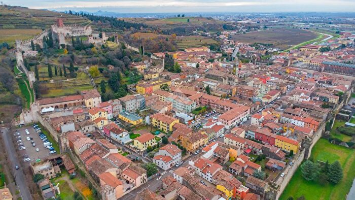 Appartamento quadrilocale in vendita in Corso Vittorio Emanuele II, Soave