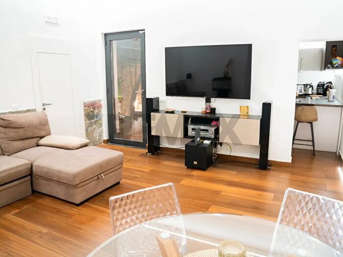 Casa quadrilocale in vendita in Via Francesco Macaluso, Aci Castello