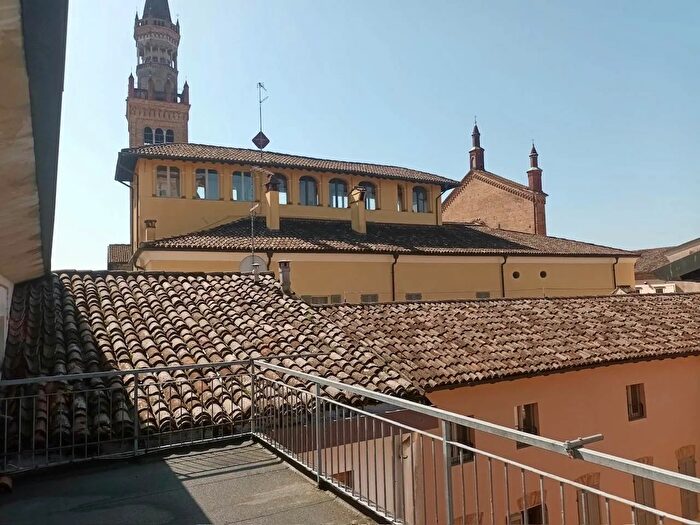 Appartamento con 7 locali in vendita in Crema, Crema