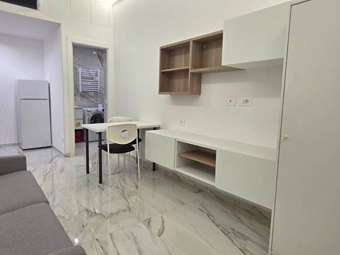 Appartamento monolocale in affitto in Via Giovanni Severano, Bologna, Roma