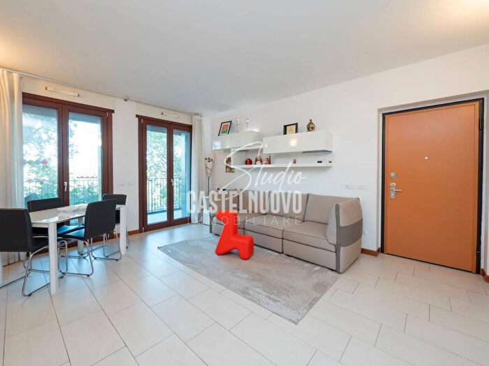 Appartamento trilocale in vendita in Via Caldera, Quarto Cagnino, Milano