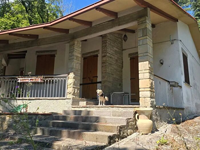 Casa con 5 locali in vendita in Serramazzoni