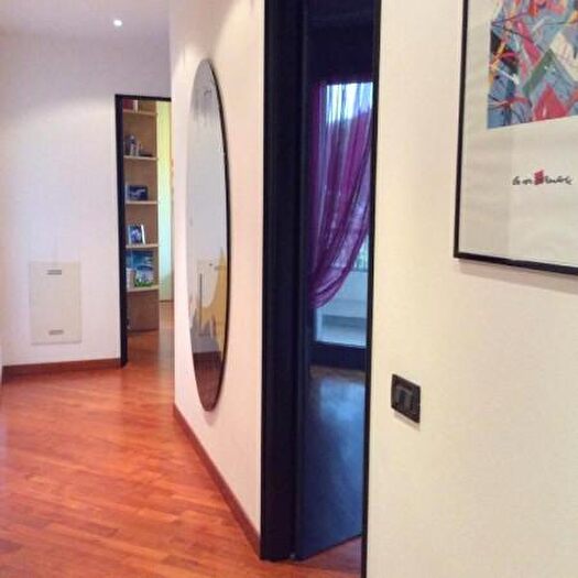 Appartamento con 5 locali in vendita in Via Enrico Pazzi, Ravenna