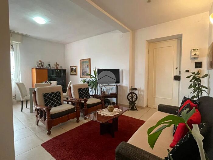 Appartamento trilocale in vendita in Asti