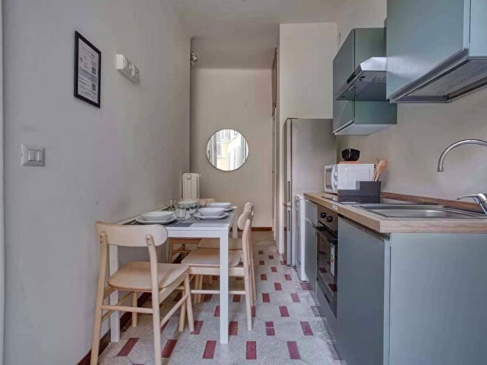 Appartamento trilocale in affitto in Via Achille Mauri, Missori, Milano