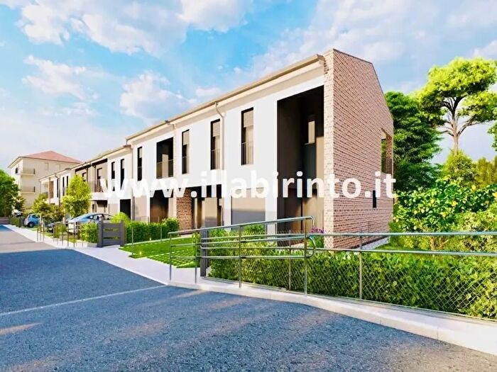 Appartamento trilocale in vendita in Via Fratelli Rosselli, Faenza