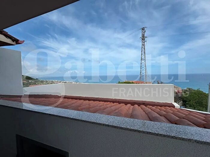 Casa quadrilocale in vendita in Contrada Grancabella Snc, Messina