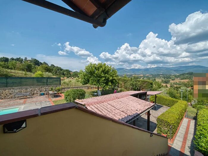 Casa con 8 locali in vendita in Pian di Rona, Reggello