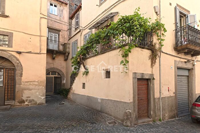 Appartamento trilocale in vendita in Via Mazzini Giuseppe, Viterbo