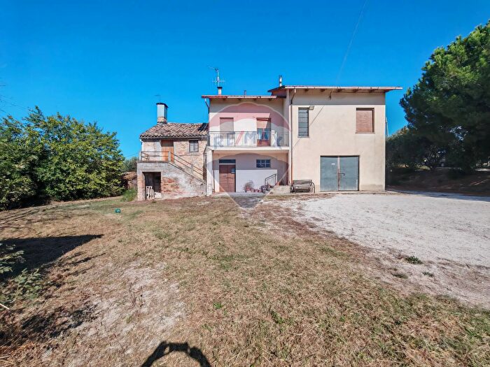Casa quadrilocale in vendita in Contrada Fonterosa, Montelupone