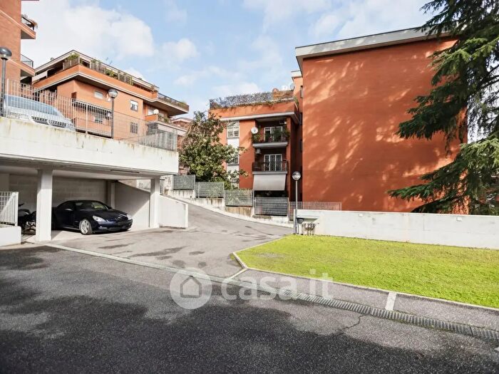 Appartamento in vendita in Viale Cortina dAmpezzo, Roma