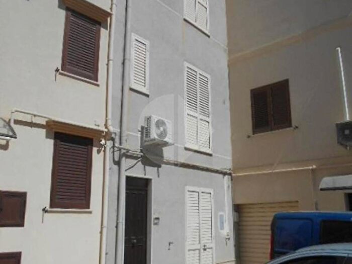 Casa con 6 locali in affitto in Via Sirtori, Centro, Castelvetrano