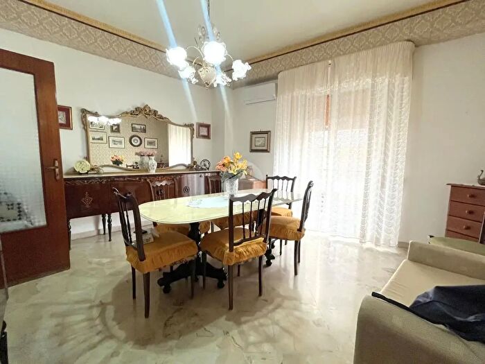 Appartamento trilocale in vendita in Via Anapo, Palermo