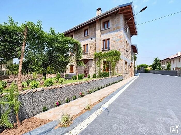 Casa quadrilocale in vendita in Via Piave, Manzano