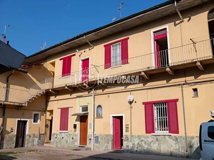 Appartamento trilocale in vendita in Via Cesare Battisti, Arcore