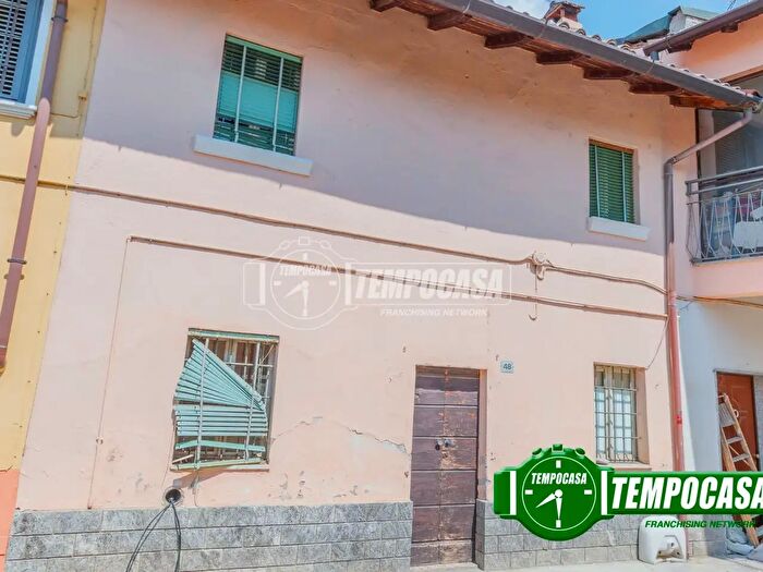 Casa trilocale in vendita in Via Roma, Giussago