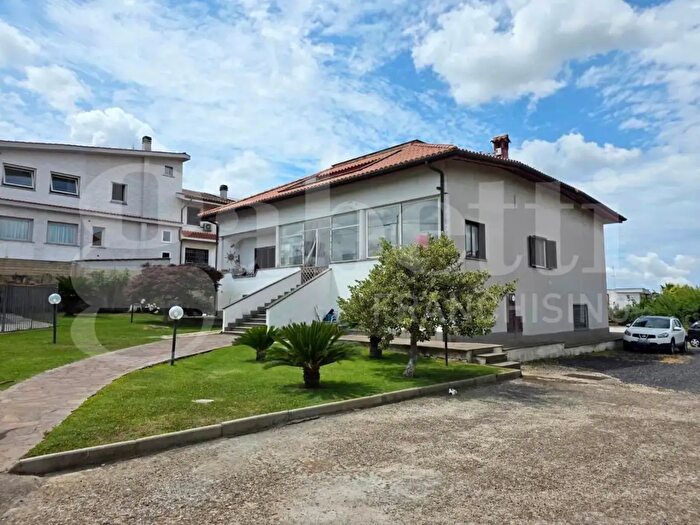 Casa con 6 locali in vendita in Via Castelbarco a, Roma