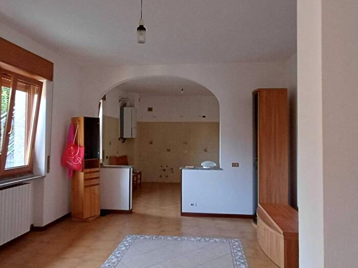 Appartamento quadrilocale in affitto in Via Contrina, Olginate