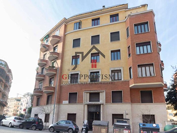 Appartamento trilocale in affitto in via domenico chelini, Euclide, Roma