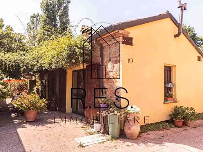 Casa con 6 locali in vendita in Conselice