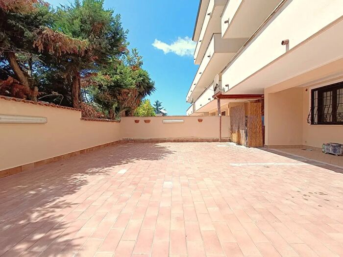 Appartamento bilocale in vendita in Via Viareggio, Ardea