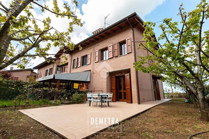 Casa quadrilocale in vendita in Via Leonilde Iotti, Valsamoggia