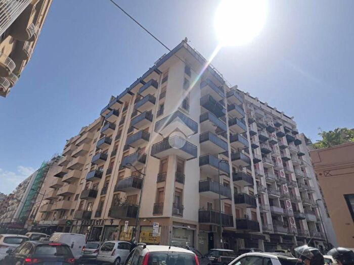 Appartamento trilocale in affitto in Via Villa Sperlinga, Libertà Villabianca, Palermo