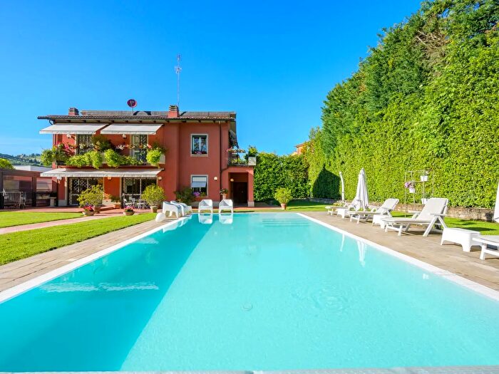 Casa con 12 locali in vendita in Via Montesole, Pianoro