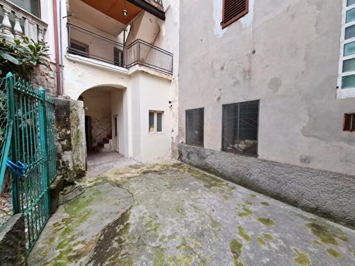 Casa con 5 locali in vendita in Via Cardinal Giorgio Gusmini, Vertova