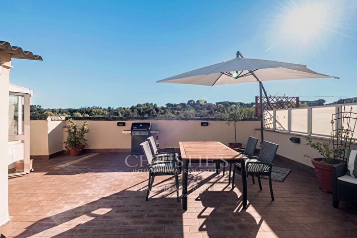 Appartamento con 5 locali in vendita in Via Gregorio VII, Roma