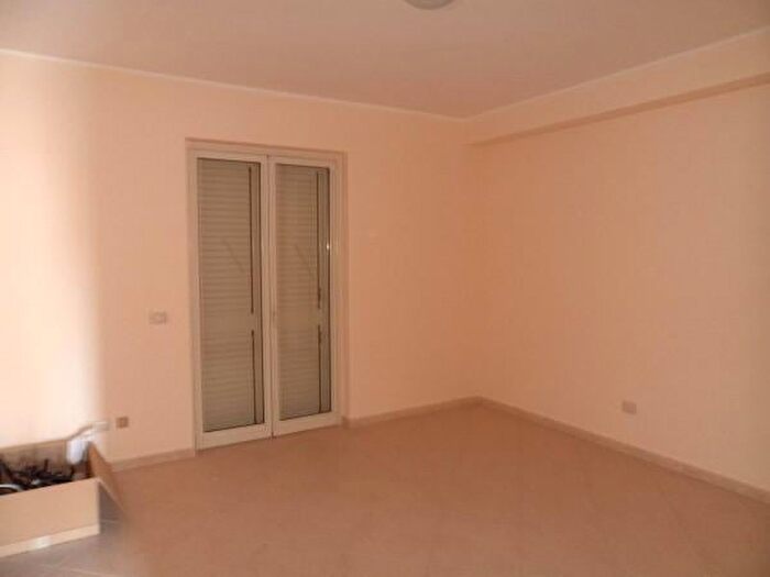 Appartamento quadrilocale in affitto in Aci Catena