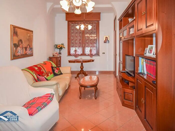 Appartamento quadrilocale in vendita in Via Roma, Ossago Lodigiano