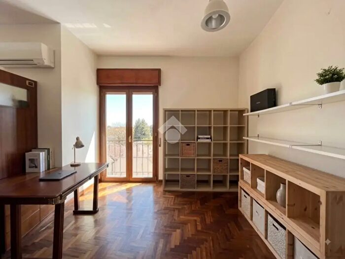 Appartamento con 5 locali in vendita in Via Maddalena, Cagliari