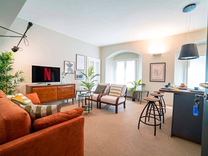 Appartamento trilocale in affitto in Via Marsala, Moscova, Milano