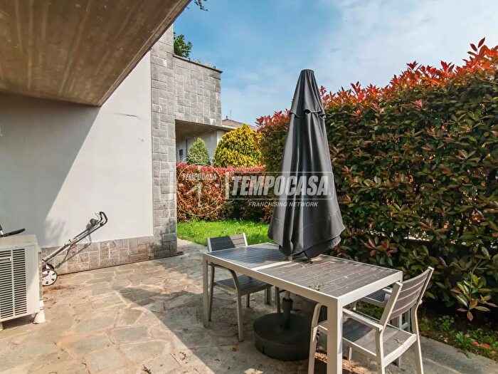 Appartamento trilocale in vendita in Via per Cerro Maggiore C, Uboldo