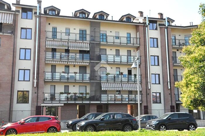 Appartamento con 6 locali in vendita in Via De Francisco, Settimo Torinese